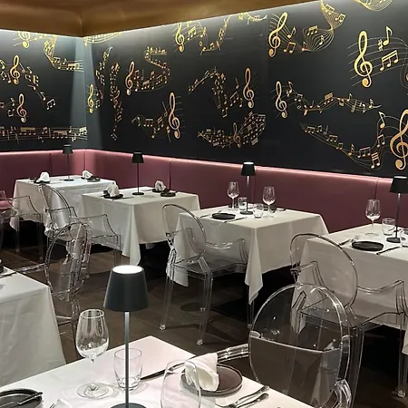 スカラ ホテル 4*